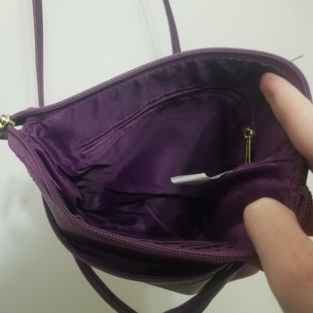 lovely purple purse w strap and several pockets - Picture 12 of 13